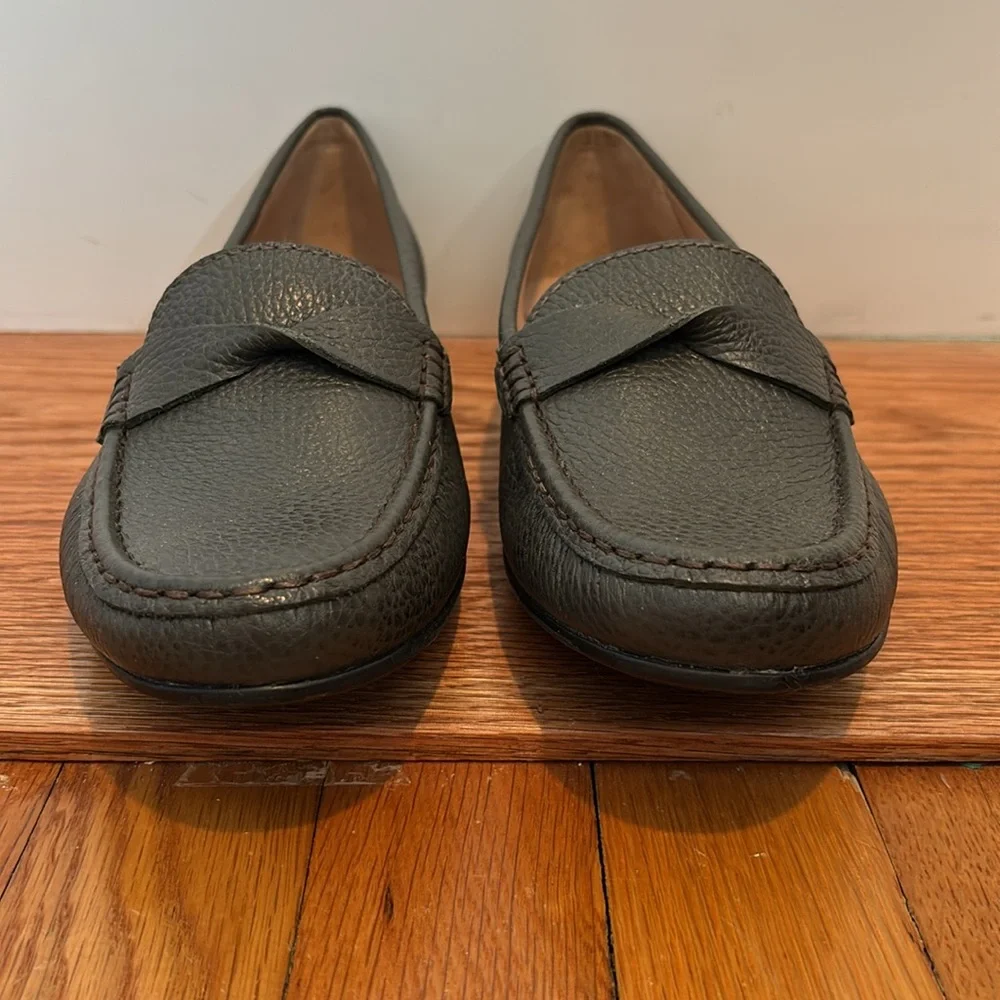 MJNY by Marc Joseph Beverely Road pebbled leather loafers in green / gray - Picture 3 of 15
